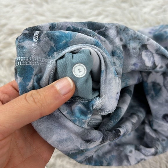 Lululemon Align Short 8" Kaleidofloral Multi - Picture 4 of 4